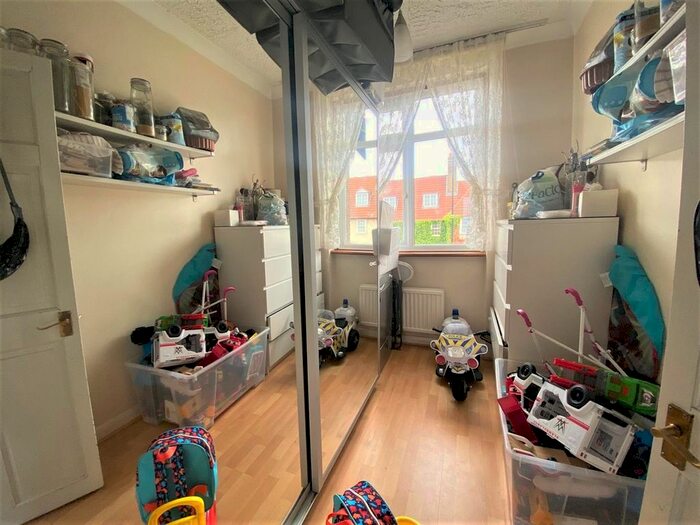 2 Bedroom Property To Rent In Lordship Lane, London, N17