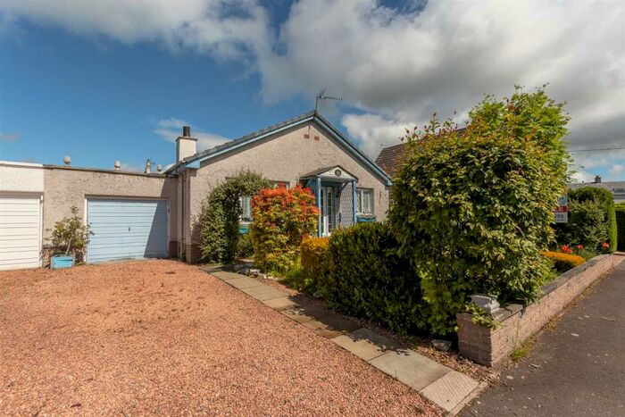 3 Bedroom Detached Bungalow For Sale In James Place, Stanley, Perth, PH1