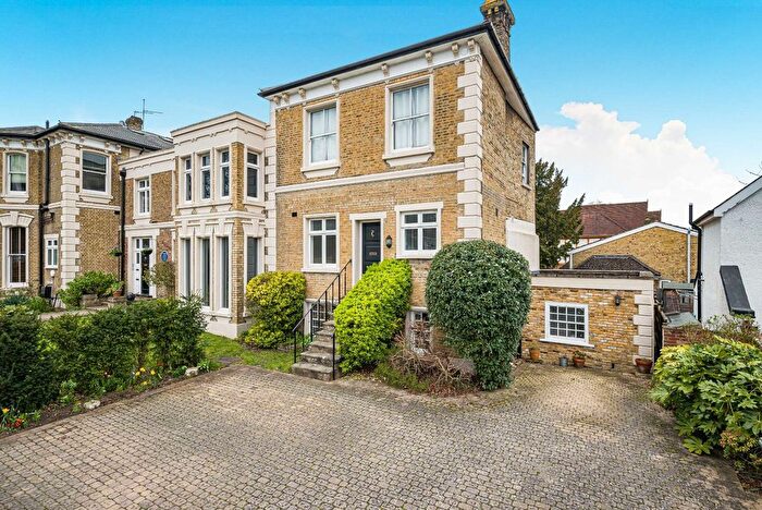 2 Bedroom Maisonette For Sale In Westerham Road, Keston, Kent, BR2