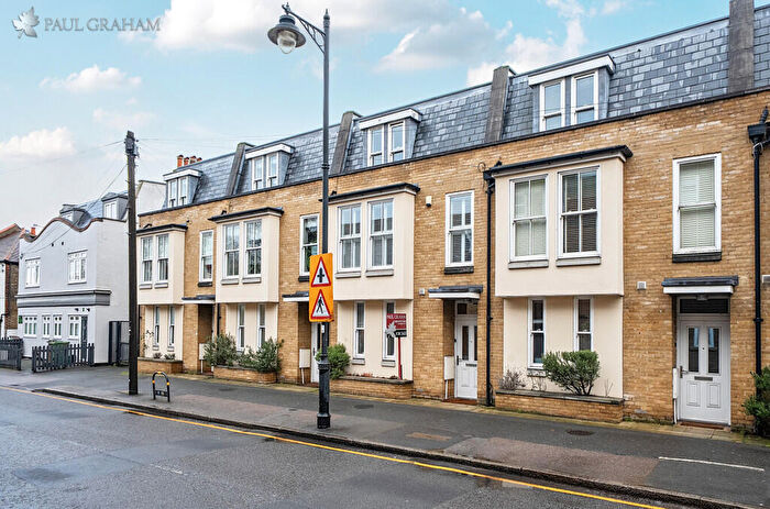4 Bedroom Town House For Sale In North Street, Carshalton, SM5