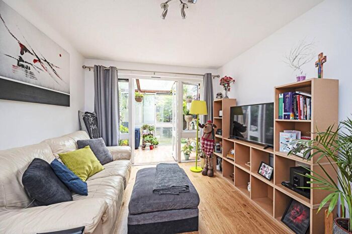 1 Bedroom Flat To Rent In Henderson Drive, St John's Wood, London, NW8