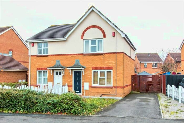3 Bedroom Semi-Detached House To Rent In Savages Wood Road, Bradley Stoke, Bristol, BS32