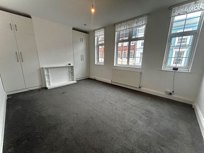 2 Bedroom Flat To Rent In Times Square, High Street, Sutton, SM1