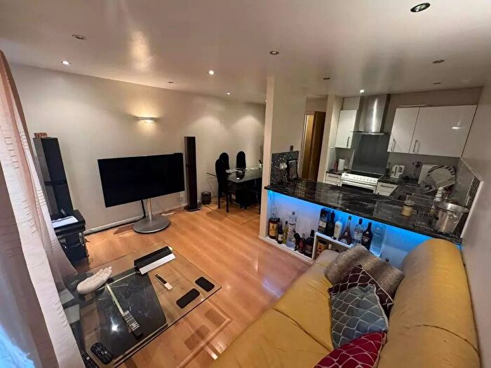 1 Bedroom Flat For Sale In Veronica Gardens, London, SW16
