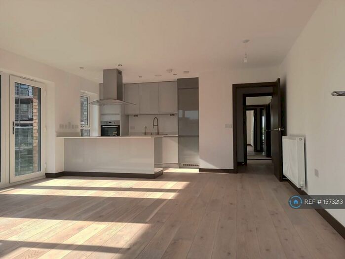 2 Bedroom Flat To Rent In Dartford, Kent, DA1