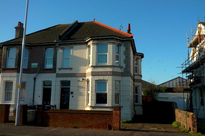 2 Bedroom Property To Rent In Broadwater Hall, South Farm Road, Broadwater, Worthing, BN14