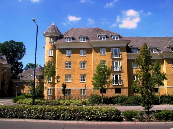 2 Bedroom Apartment To Rent In Woking, GU21