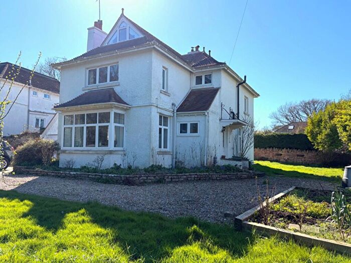 5 Bedroom Detached House For Sale In Ferry Road, BH19 - Photo 3