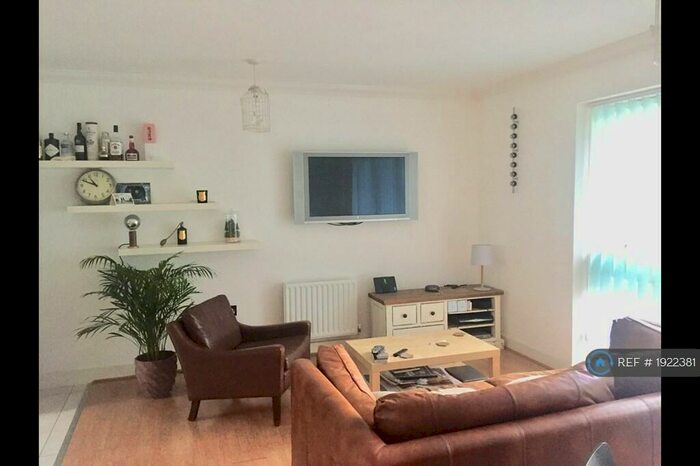 2 Bedroom Flat To Rent In Cheshire Street, London, E2
