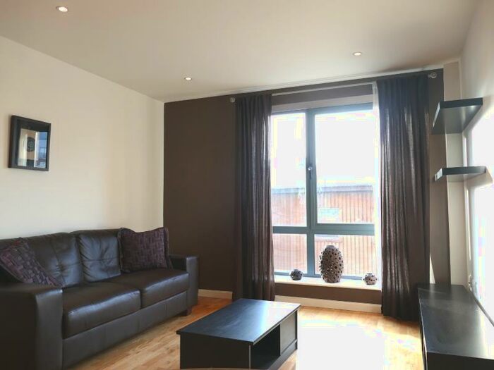 2 Bedroom Apartment To Rent In :, Skinner Lane, LS7