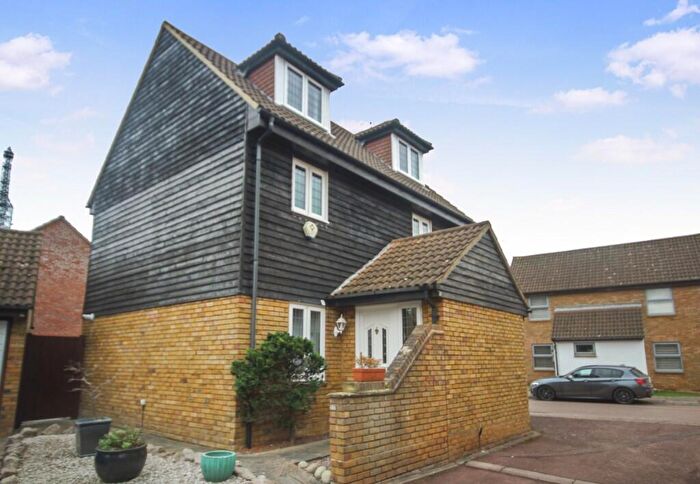 5 Bedroom Detached House To Rent In Kelvedon Green, Brentwood, Essex, CM15