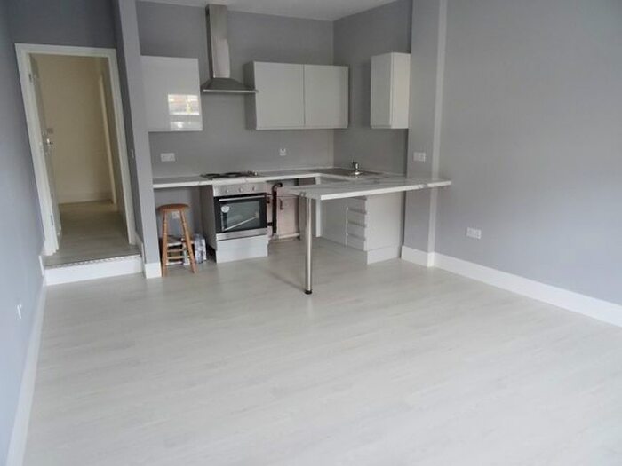 2 Bedroom Flat To Rent In Haydons Road, Wimbledon, London SW19