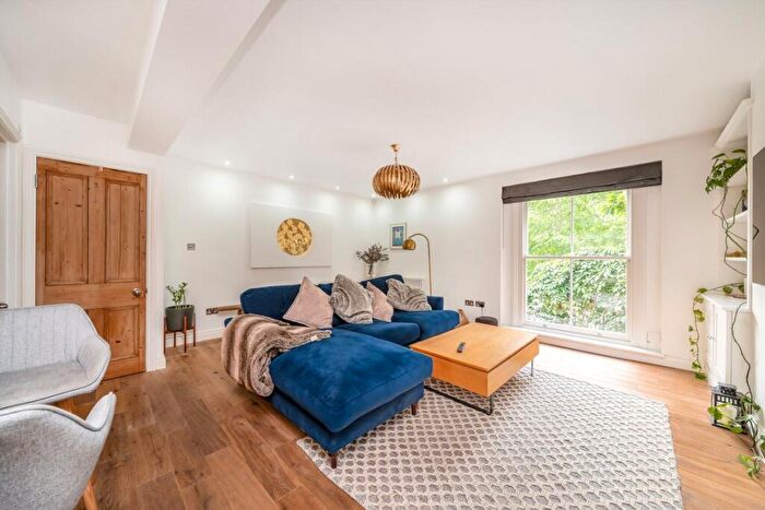 2 Bedroom Flat For Sale In Lauriston Road, Homerton, E9 - Photo 7