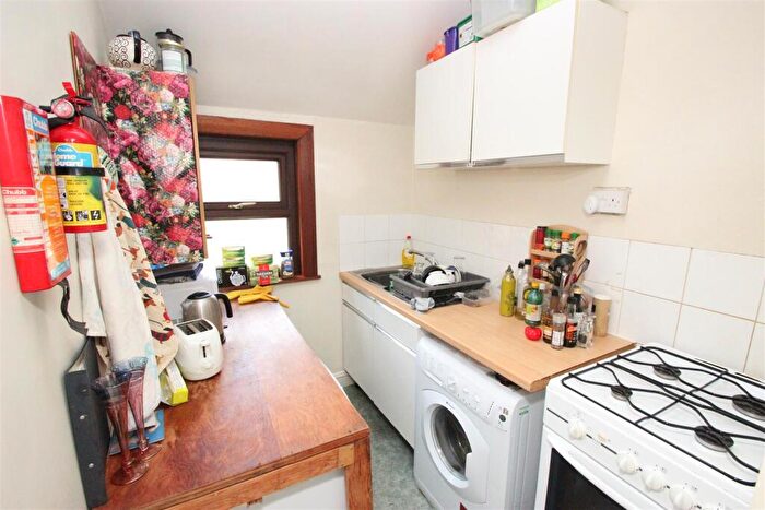 2 Bedroom House To Rent In Upper Flat, Cowley Road, Cowley, Oxford, OX4