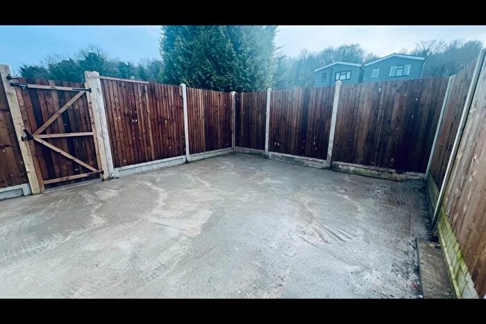 Studio To Rent In Ashburnham Road, Luton, LU1