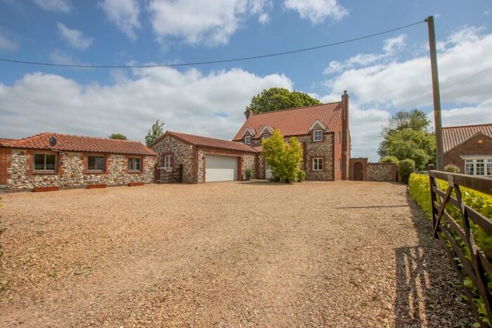 4 Bedroom Detached House For Sale In Leziate Drove, Pott Row, PE32