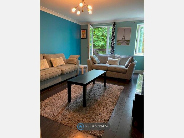 2 Bedroom Flat To Rent In Holden Road, London, N12