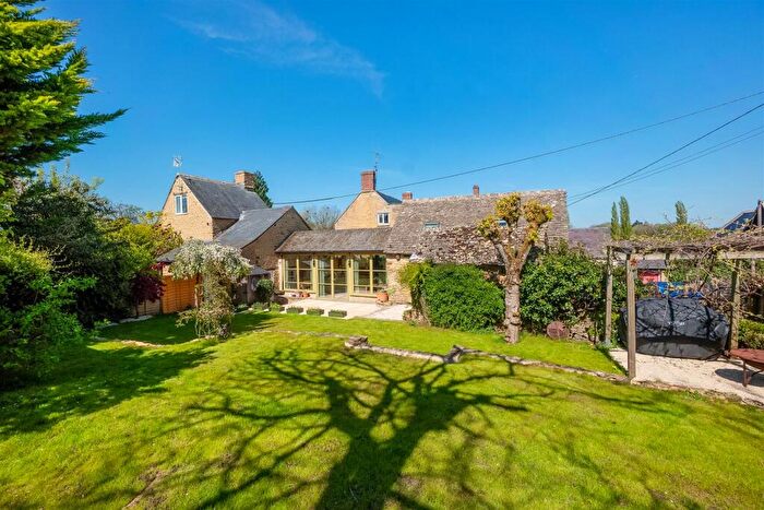 4 Bedroom House For Sale In Oxford Road, Enstone, Chipping Norton, OX7