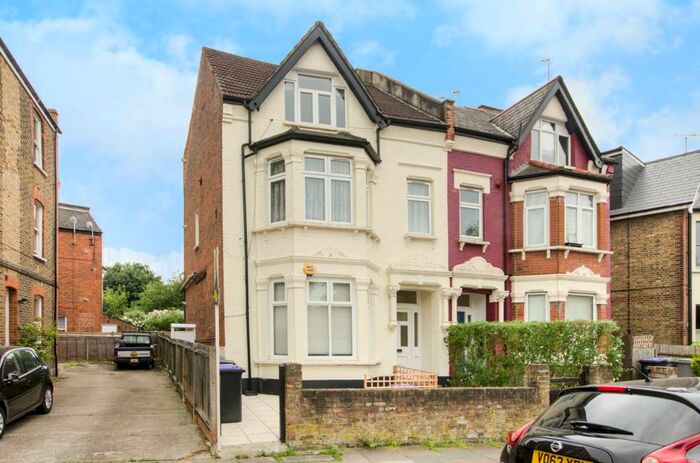 1 Bedroom Flat To Rent In Melrose Avenue, Willesden Green, London, NW2