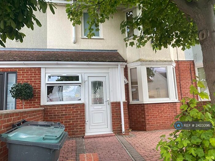 3 Bedroom Terraced House To Rent In Kings Drive, Gravesend, DA12