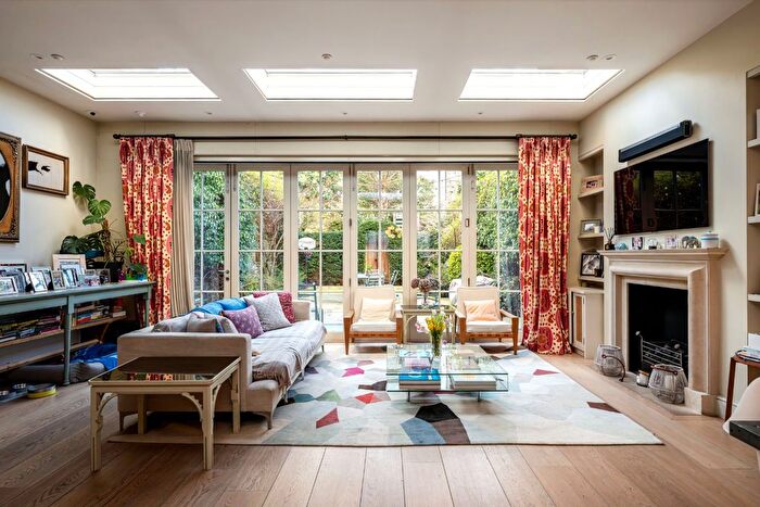 5 Bedroom Detached House To Rent In Clarendon Road, London, W11