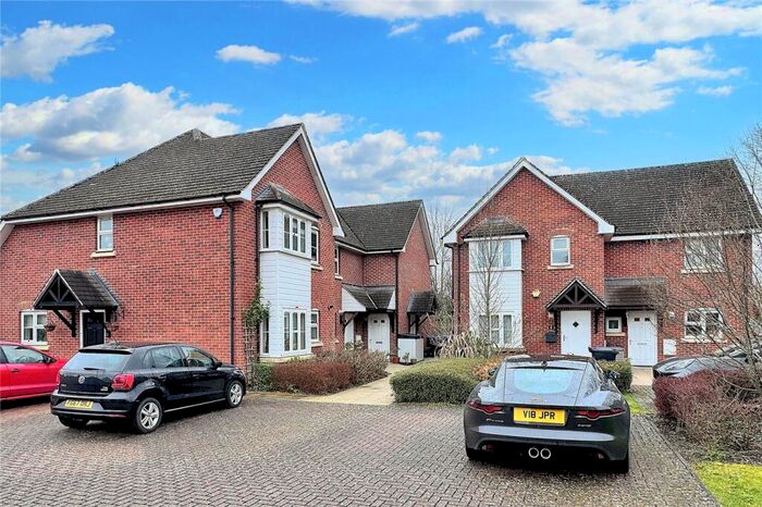 1 Bedroom Apartment To Rent In Wheeler Place, Beaconsfield, HP9