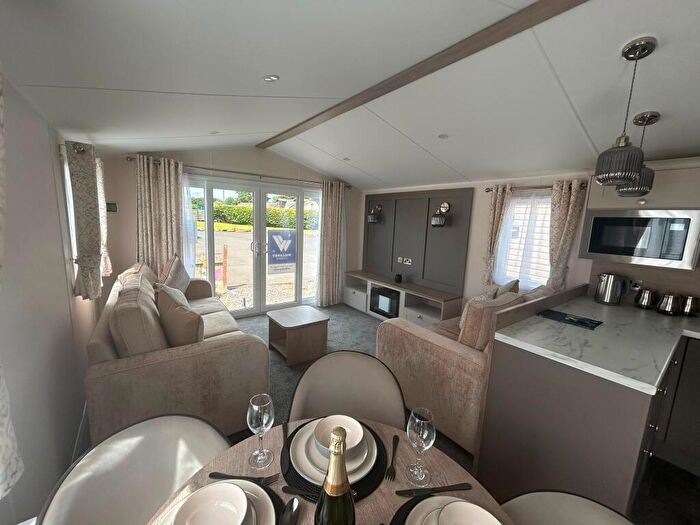 2 Bedroom Caravan For Sale In Townfoot, Ecclefechan, Lockerbie, Dumfries & Galloway, DG11