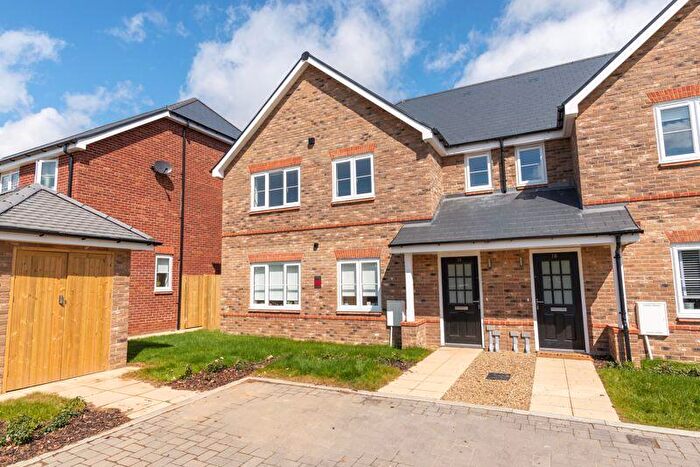 2 Bedroom Maisonette To Rent In Sherman Avenue, Walton-On-Thames, KT12