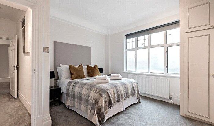 2 Bedroom Apartment To Rent In Strathmore Court, Park Road, NW8