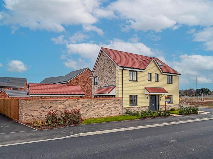 4 Bedroom Detached House For Sale In Daisy Lane, Kennett, CB8