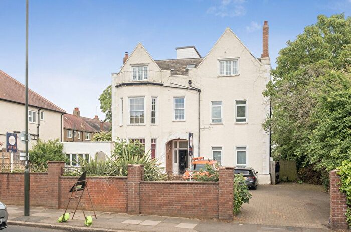 1 Bedroom Flat To Rent In Grand Drive, London, SW20