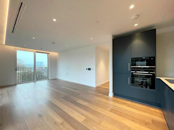 2 Bedroom Flat To Rent In Jubilee Walk, London, WC1X
