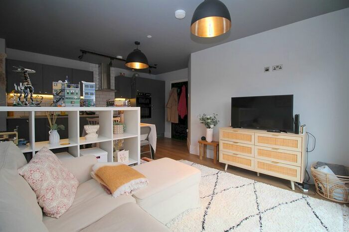 2 Bedroom Flat To Rent In The Mill, Loughborough, LE11