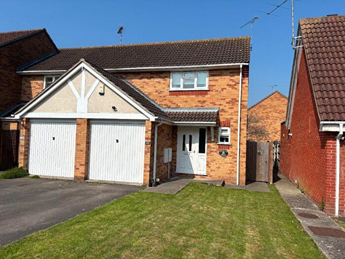2 Bedroom Semi Detached House To Rent In Langham Drive, Rayleigh, Essex, SS6