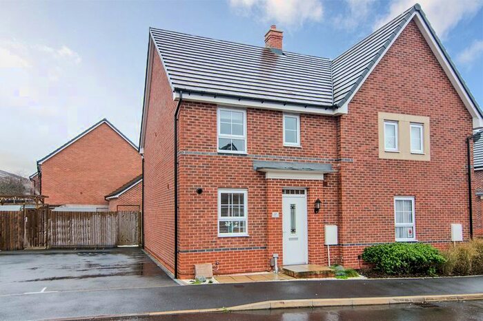 3 Bedroom Semi-Detached House To Rent In Gough Lane, Burntwood, WS7