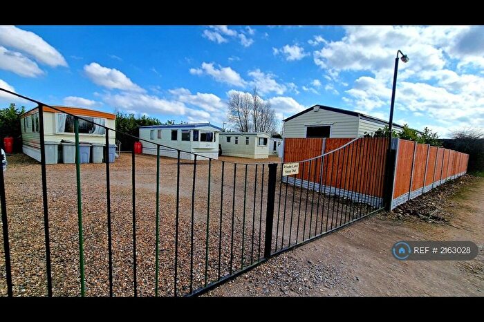 2 Bedroom Mobile Home To Rent In Five Counties Park, Greetham, Oakham, LE15