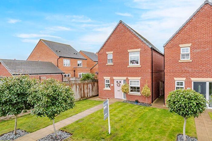 3 Bedroom Detached House For Sale In Cheviot Close- Market Harborough, LE16