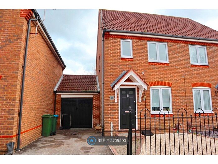 2 Bedroom Semi-Detached House To Rent In Sandhill Way, Aylesbury, HP19