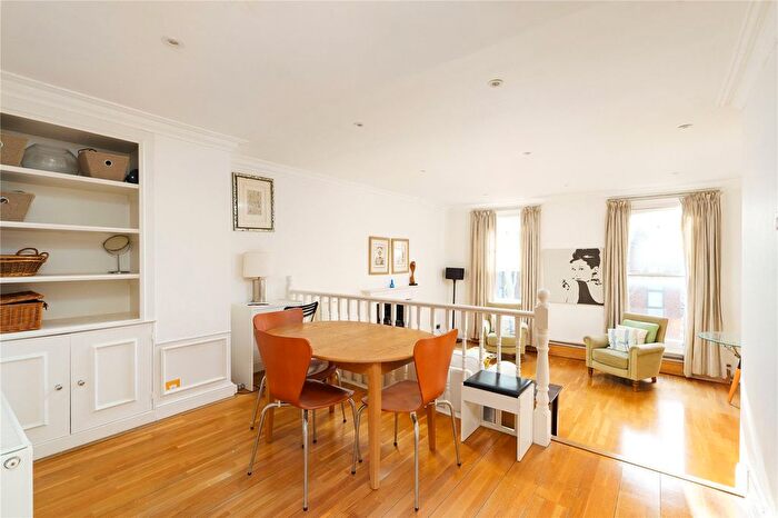 2 Bedroom Flat For Sale In Vicarage Gate, Kensington, London, W8