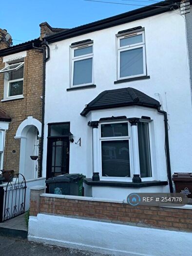 4 Bedroom Terraced House To Rent In Oakdale Road, London, E11
