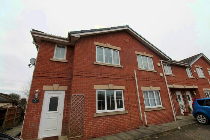 Property To Rent In Alden Court, Albany Fold, Westhoughton, Bolton, BL5