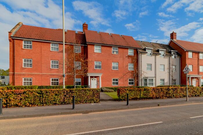 2 Bedroom Flat To Rent In Ashville Way, Wokingham, RG41