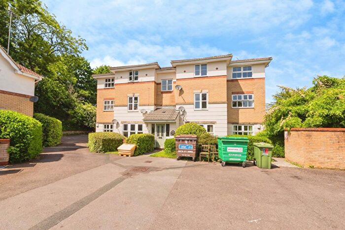 2 Bedroom Flat For Sale In De La Warre Court, St. Annes Park, Bristol, BS4