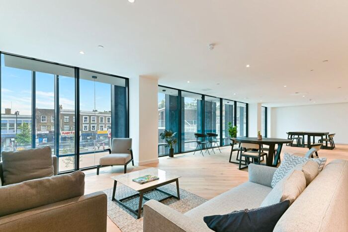 Studio To Rent In Hill House, Archway, London, N19