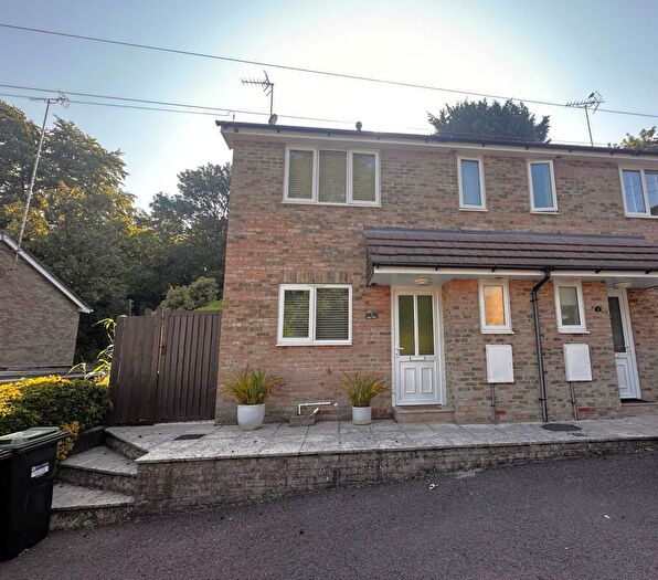 3 Bedroom Semi-Detached House For Sale In Ingle Nook, Ingle Glen, Dibden Purlieu, SO45