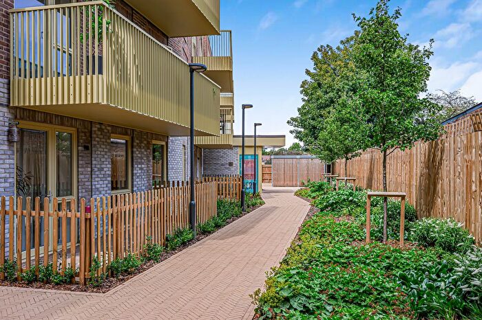 2 Bedroom Flat For Sale In London Road, Brentford, TW8