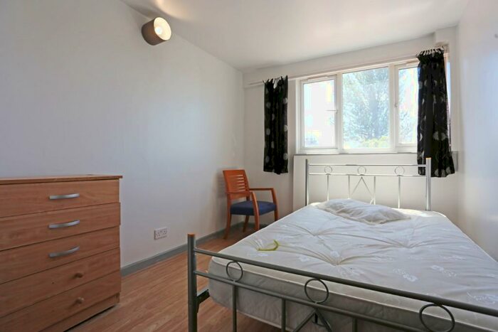 1 Bedroom Flat To Rent In Penn Gardens, Romford, London, RM5