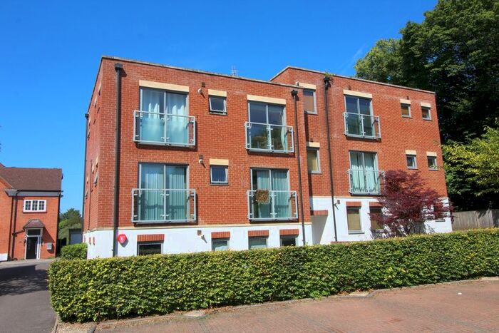 1 Bedroom Flat To Rent In Harvest Road, Englefield Green, Surrey, TW20