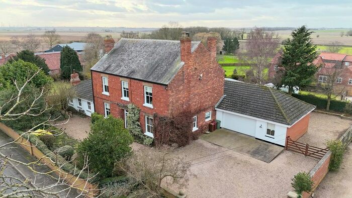 4 Bedroom Detached House For Sale In Beltoft, Doncaster, DN9