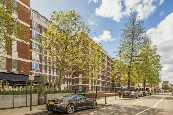 3 Bedroom Flat To Rent In Ebury Street, London, SW1W